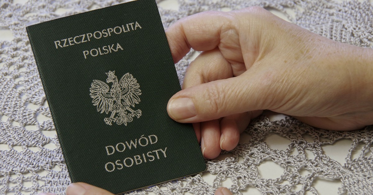 Zielony dowód osobisty może zwiększyć emeryturę dzięki pieczątkom potwierdzającym staż pracy