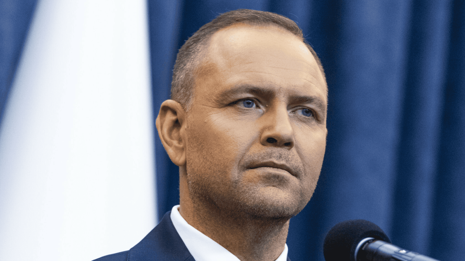 Nawrocki nie podpisał podatku od nadzwyczajnych zysków na paliwach. Ustawa trafiła do Trybunału Konstytucyjnego